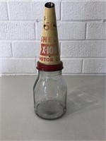 Genuine embossed Shell pint oil bottle & tin top