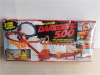 Motorized Daredevil 500 Track w/3 Stunt Cars
