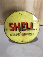 Small Shell clock approx 18 cm diameter