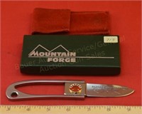 Mountain Forge Badger Knife Club knife