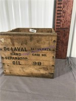 De Lavel hand separator oil wood box