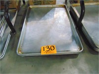 5 Metal Cooking Trays