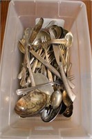 GROUPING: ASSORTED SILVERPLATE AND STAINLESS