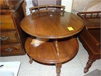 Rounded 2 tier side table