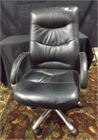 Swivel Office Chair w/Silver Arms