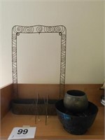 Metal hanging planter/shelf 24" x 14" - Reed &
