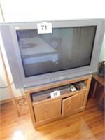 Panasonic 30" HDTV with remote - TV stand 30"H x