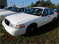 2004 FORD CROWN VIC PREV POLICE DOESN'T RUN