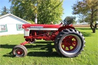 IHC 560 gas Tractor