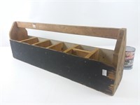 Caisse à outils compartimentée, en bois