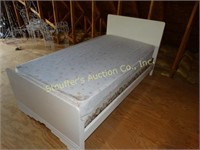 Twin bed w/ mattress, wood headboard 38"h &