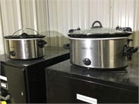 (2) Slow Cookers