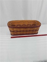Resin weave basket with wood base