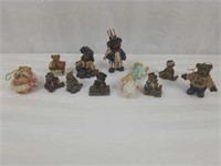 12 small figurines