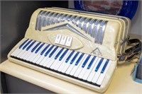 Accordion, Ivory