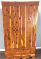 CEDAR WOOD WARDROBE GOOD CONDITION