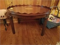OVAL MAHOGANY PIE CRUST COFFEE TABLE WITH INLAID