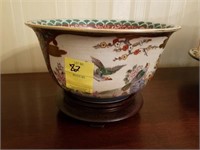 ORIENTAL STYLE BOWL WITH WOODEN STAND