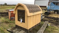 Insulated dog house