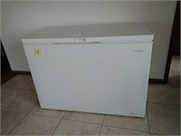 Fridgidaire Commercial chest deep freezer