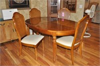 Thomasville Oak oval dining room table