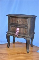 2-drawer end table