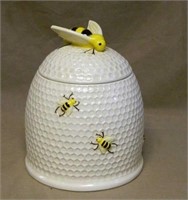 Arnel's Honeycomb Beehive Ceramic Cookie Jar.
