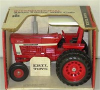 IH 1466 Toy Farmer NIB