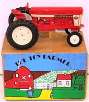 Farmall 560 Toy Farmer 1978