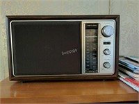 LR- Vintage Realistic Radio