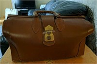 LR- Antique Leather Doctor Style Bag