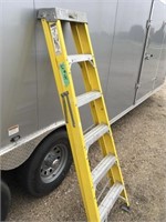 Fiberglass Step Ladder 6'
