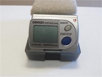 Digital BP monitor HEM-609 (wrist cuff)