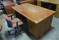 5 DRAWER WOOD DESK WITH RED CHAIR