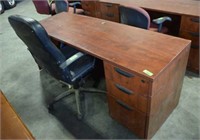 6 DRAWER WOOD DESK WITH BLACK CHAIR