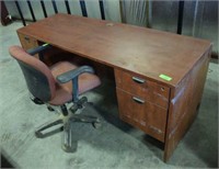 4 DRAWER WOOD DESK WITH RED CHAIR