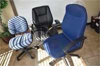 3 OFFICE CHAIRS ON CASTERS