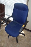BLUE OFFICE CHAIR ON CASTERS