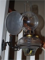 CAST IRON SWIVEL OIL LAMP WITH REFLECTOR