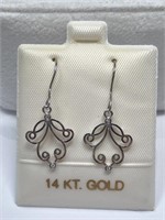 $700 14 KT Gold Diamond Earrings (1.11g)