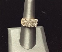 10KT GOLD DIAMOND CLUSTER RING 2.7DWT