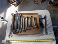 Miscellaneous wrench set and the chain  Wrench