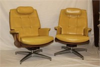 Pair of Heywood Wakefield mid-century Chairs