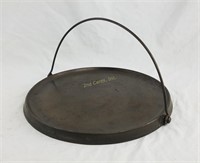 Wagner Cast Iron Griddle Round W/ Bail Handle12a