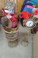 Baskets,  Clock