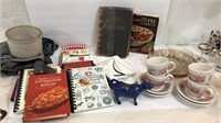 Assortment of Vintage Kitchen Items K14B