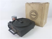 Projecteur Kodak Carousel 750 dans son carton