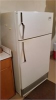 Whirlpool no frost 12 fridge/freezer 32x60x27 1/2