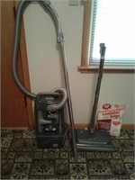 Kenmore 4.8 Canister Vacuum-Works w/Attachments