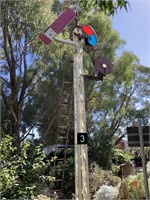 VICTORIAN RAILWAYS HOME SIGNAL WITH POINTS